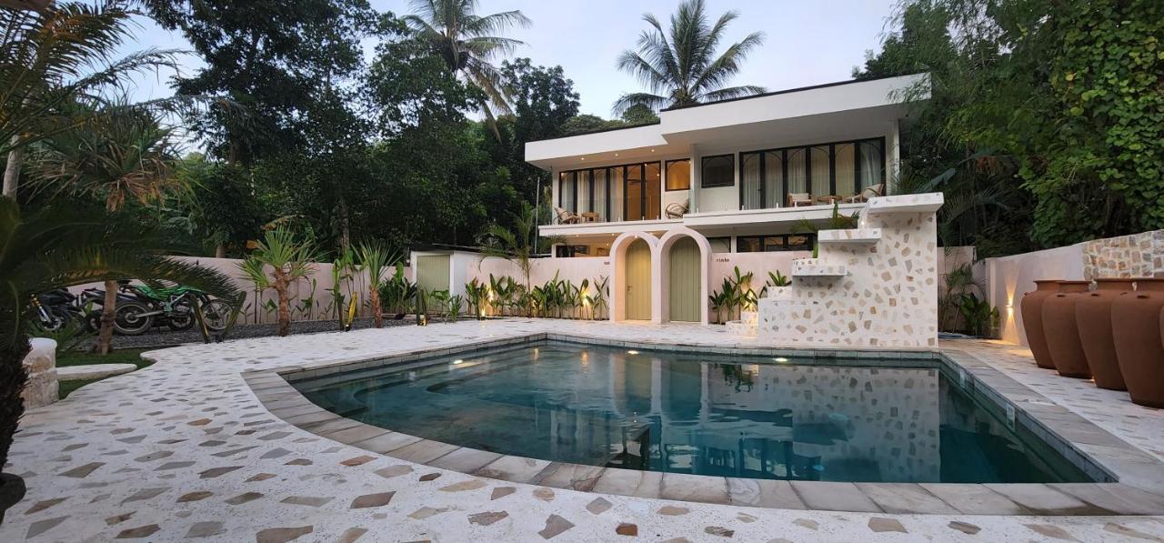 Tiu Oasis Lombok Hotell Kuta  Exteriör bild