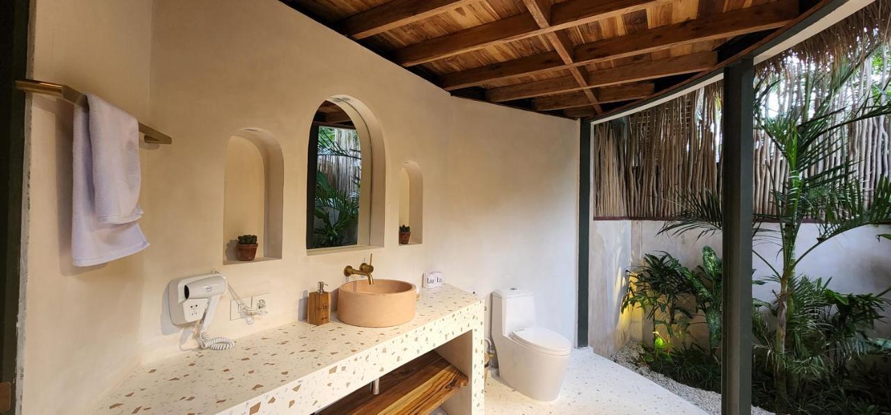 Tiu Oasis Lombok Hotell Kuta  Exteriör bild