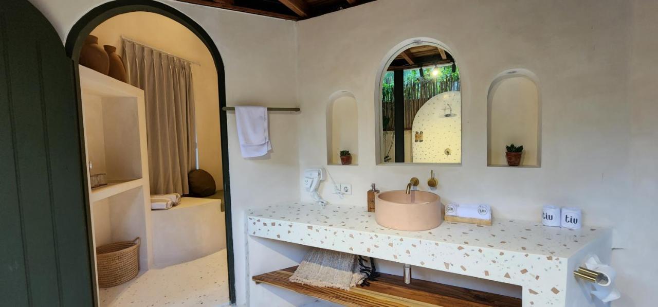 Tiu Oasis Lombok Hotell Kuta  Exteriör bild